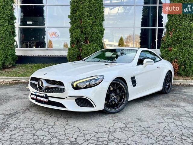 Белый Мерседес СЛ-Класс, объемом двигателя 3 л и пробегом 75 тыс. км за 58999 $, фото 1 на Automoto.ua