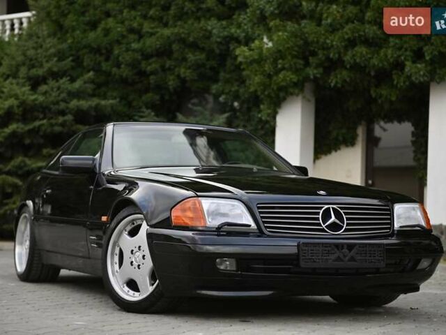 Черный Мерседес СЛ-Класс, объемом двигателя 5 л и пробегом 107 тыс. км за 79999 $, фото 1 на Automoto.ua