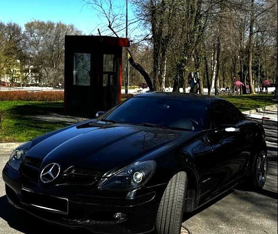 Черный Мерседес СЛК-Класс, объемом двигателя 2 л и пробегом 175 тыс. км за 11000 $, фото 1 на Automoto.ua
