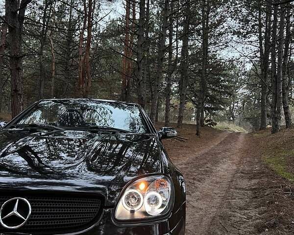 Черный Мерседес СЛК-Класс, объемом двигателя 2 л и пробегом 290 тыс. км за 7500 $, фото 1 на Automoto.ua