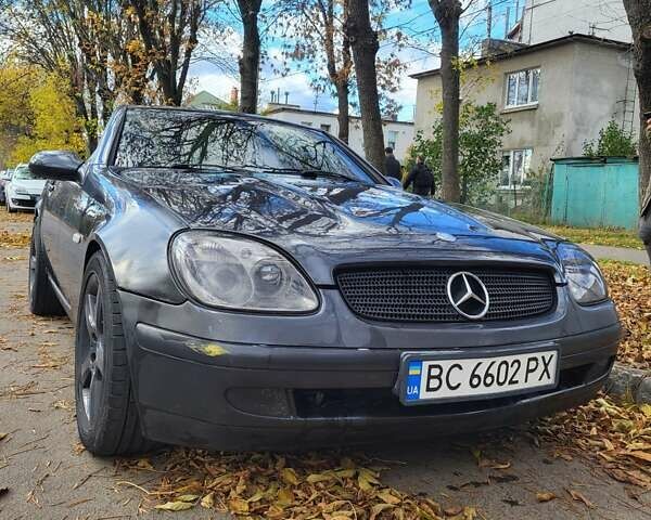Серый Мерседес СЛК-Класс, объемом двигателя 2 л и пробегом 260 тыс. км за 6000 $, фото 1 на Automoto.ua