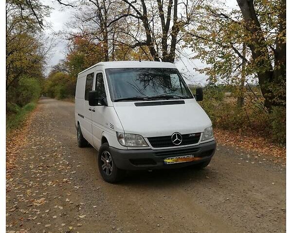 Білий Мерседес Sprinter 208 груз.-пасс., об'ємом двигуна 2.2 л та пробігом 330 тис. км за 8700 $, фото 1 на Automoto.ua