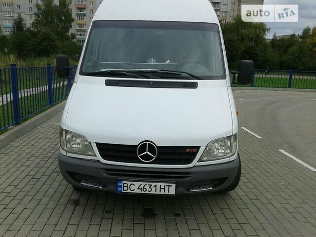 Білий Мерседес Sprinter 311 груз.-пасс., об'ємом двигуна 2.2 л та пробігом 500 тис. км за 8900 $, фото 1 на Automoto.ua