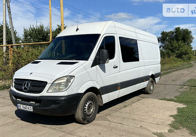 Білий Мерседес Sprinter 311 груз.-пасс., об'ємом двигуна 2.1 л та пробігом 516 тис. км за 9000 $, фото 1 на Automoto.ua