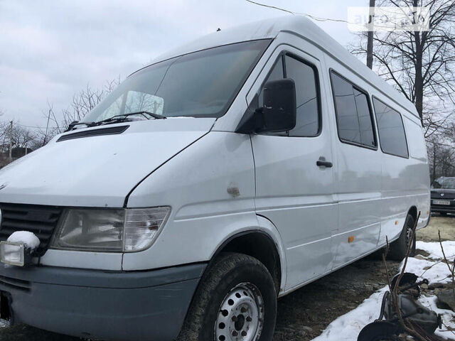 Белый Мерседес Sprinter 312 груз.-пасс., объемом двигателя 2.9 л и пробегом 380 тыс. км за 7200 $, фото 1 на Automoto.ua