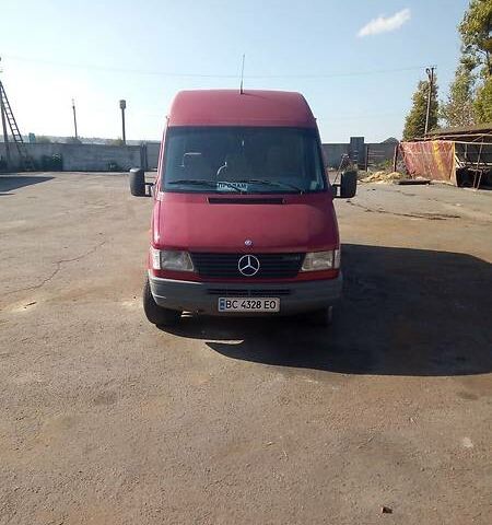 Красный Мерседес Sprinter 312 груз.-пасс., объемом двигателя 2.9 л и пробегом 130 тыс. км за 6900 $, фото 1 на Automoto.ua