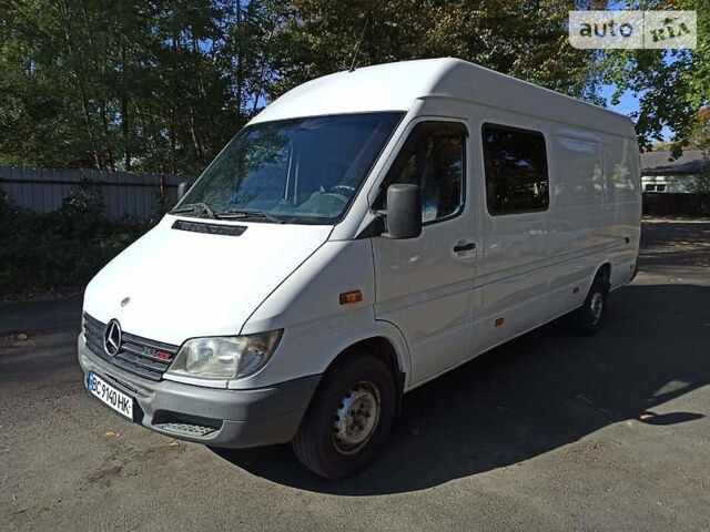 Білий Мерседес Sprinter 313 груз.-пасс., об'ємом двигуна 2.1 л та пробігом 400 тис. км за 8900 $, фото 1 на Automoto.ua