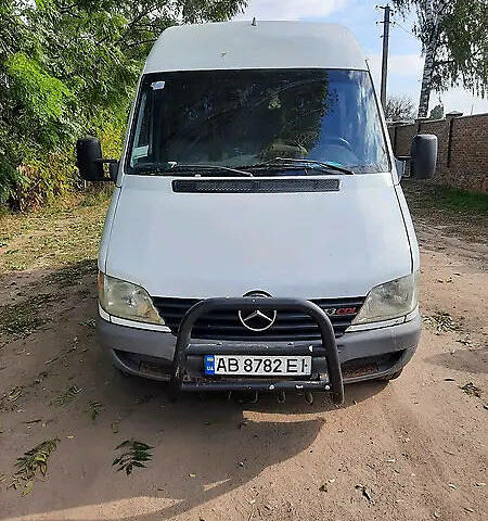 Білий Мерседес Sprinter 313 груз.-пасс., об'ємом двигуна 2.1 л та пробігом 777 тис. км за 7500 $, фото 1 на Automoto.ua