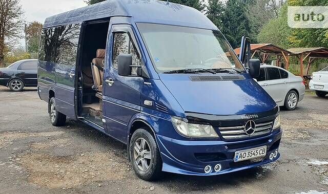 Синий Мерседес Sprinter 313 груз.-пасс., объемом двигателя 2.2 л и пробегом 360 тыс. км за 10800 $, фото 1 на Automoto.ua