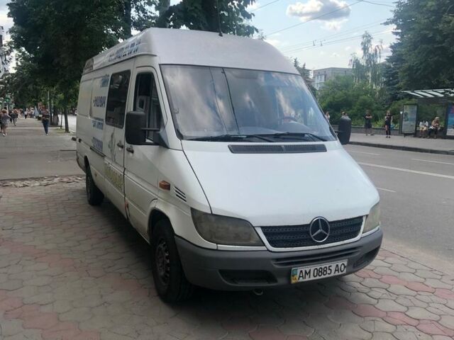 Белый Мерседес Спринтер 313 пасс., объемом двигателя 2.2 л и пробегом 505 тыс. км за 7000 $, фото 1 на Automoto.ua