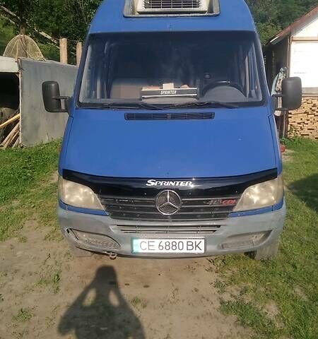 Синий Мерседес Sprinter 413 груз.-пасс., объемом двигателя 2.2 л и пробегом 450 тыс. км за 6500 $, фото 1 на Automoto.ua