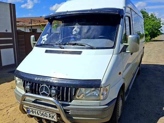 Белый Мерседес Sprinter, объемом двигателя 2.9 л и пробегом 600 тыс. км за 10500 $, фото 1 на Automoto.ua