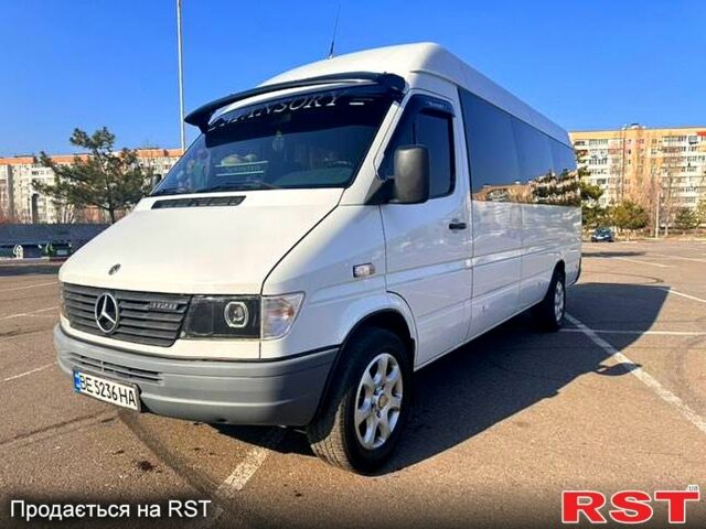 Білий Мерседес Sprinter, об'ємом двигуна 29 л та пробігом 700 тис. км за 13000 $, фото 1 на Automoto.ua
