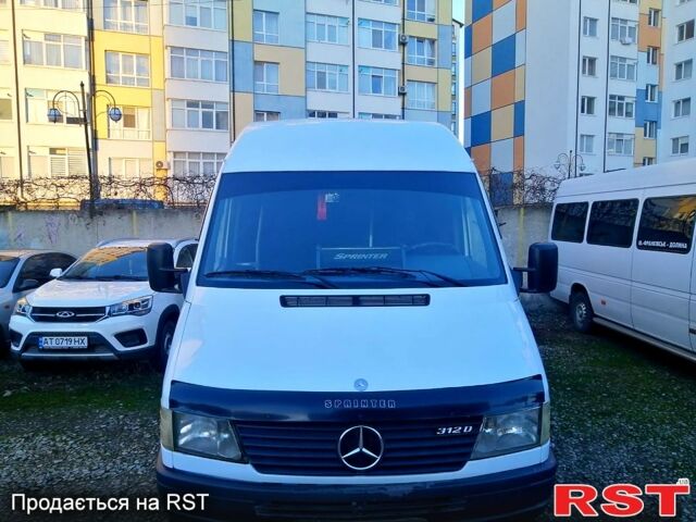 Белый Мерседес Sprinter, объемом двигателя 2.9 л и пробегом 100 тыс. км за 13000 $, фото 1 на Automoto.ua