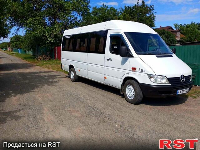 Белый Мерседес Sprinter, объемом двигателя 2.2 л и пробегом 800 тыс. км за 8350 $, фото 1 на Automoto.ua