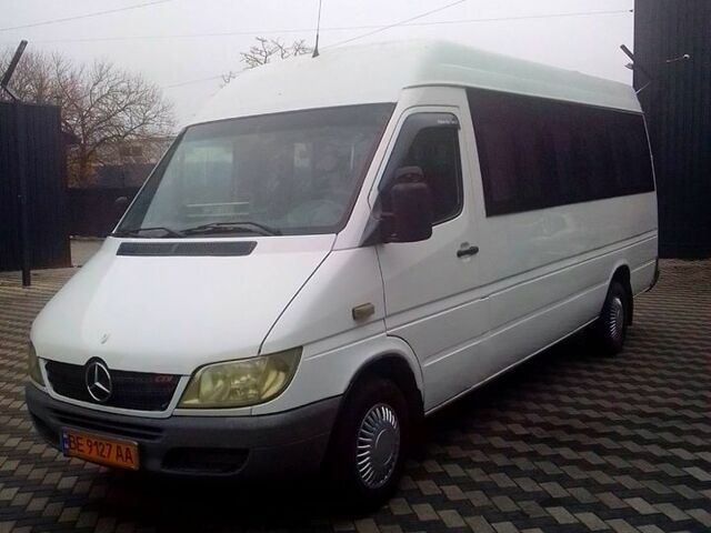 Белый Мерседес Sprinter, объемом двигателя 2.2 л и пробегом 650 тыс. км за 9000 $, фото 1 на Automoto.ua
