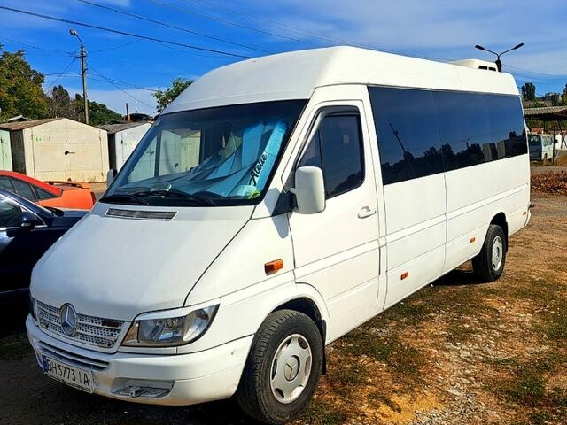 Белый Мерседес Sprinter, объемом двигателя 2.7 л и пробегом 99 тыс. км за 13000 $, фото 1 на Automoto.ua