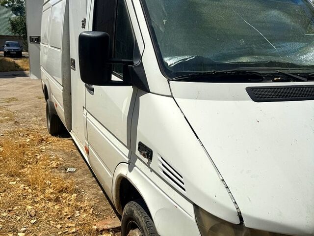 Білий Мерседес Sprinter, об'ємом двигуна 2.2 л та пробігом 80 тис. км за 8000 $, фото 1 на Automoto.ua