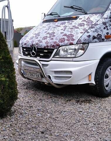 Белый Мерседес Sprinter, объемом двигателя 2.69 л и пробегом 480 тыс. км за 14600 $, фото 1 на Automoto.ua