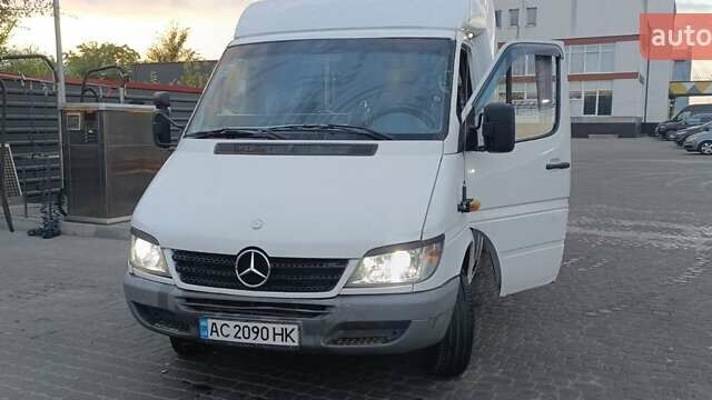 Білий Мерседес Sprinter, об'ємом двигуна 2.7 л та пробігом 670 тис. км за 17500 $, фото 1 на Automoto.ua
