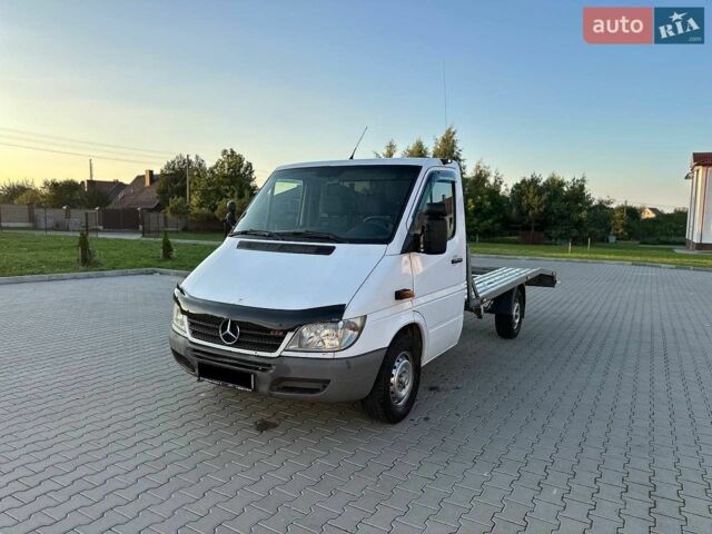 Білий Мерседес Sprinter, об'ємом двигуна 2.69 л та пробігом 300 тис. км за 8000 $, фото 1 на Automoto.ua