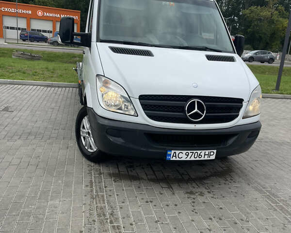Белый Мерседес Sprinter, объемом двигателя 2.14 л и пробегом 333 тыс. км за 17100 $, фото 1 на Automoto.ua