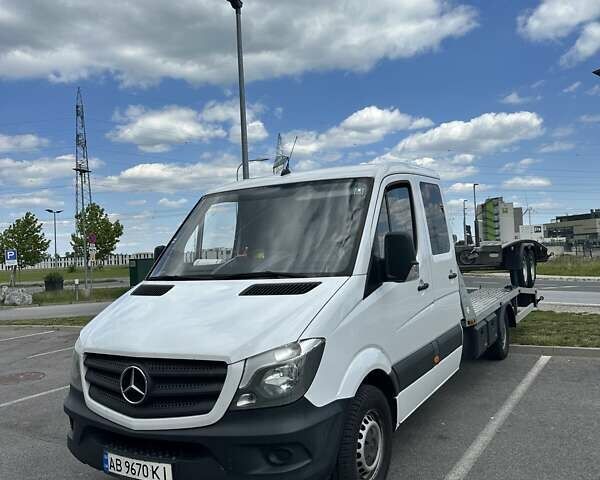Белый Мерседес Sprinter, объемом двигателя 2.14 л и пробегом 370 тыс. км за 27300 $, фото 1 на Automoto.ua