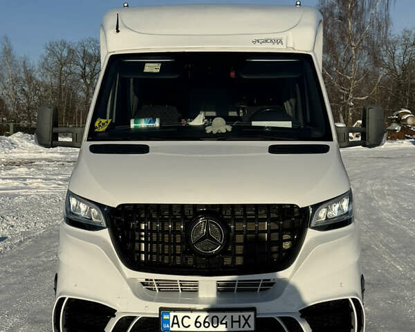 Белый Мерседес Sprinter, объемом двигателя 2.99 л и пробегом 420 тыс. км за 37000 $, фото 1 на Automoto.ua