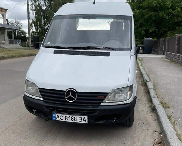 Белый Мерседес Sprinter, объемом двигателя 2.7 л и пробегом 850 тыс. км за 10500 $, фото 1 на Automoto.ua
