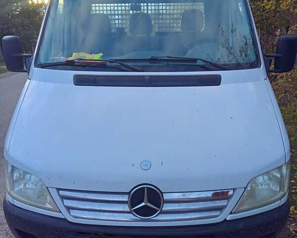 Белый Мерседес Sprinter, объемом двигателя 2.15 л и пробегом 280 тыс. км за 9500 $, фото 1 на Automoto.ua
