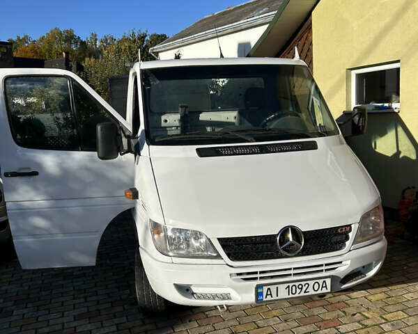 Белый Мерседес Sprinter, объемом двигателя 2.15 л и пробегом 406 тыс. км за 12500 $, фото 1 на Automoto.ua