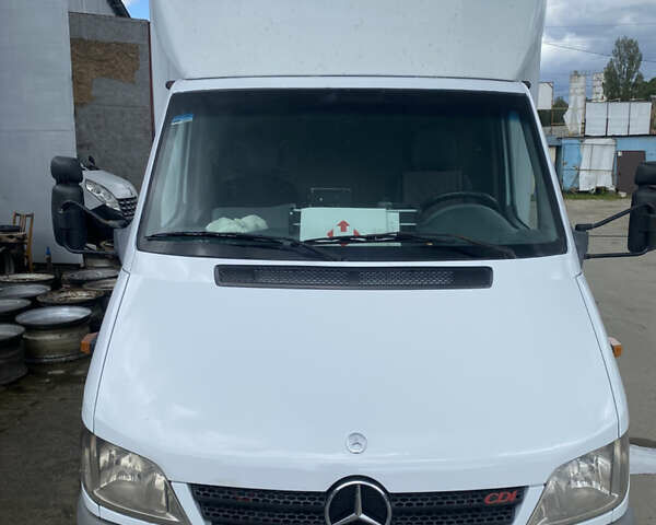 Белый Мерседес Sprinter, объемом двигателя 2.15 л и пробегом 7 тыс. км за 12450 $, фото 1 на Automoto.ua