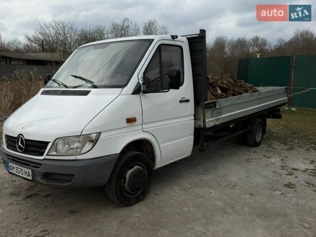 Белый Мерседес Sprinter, объемом двигателя 2.69 л и пробегом 440 тыс. км за 14500 $, фото 1 на Automoto.ua