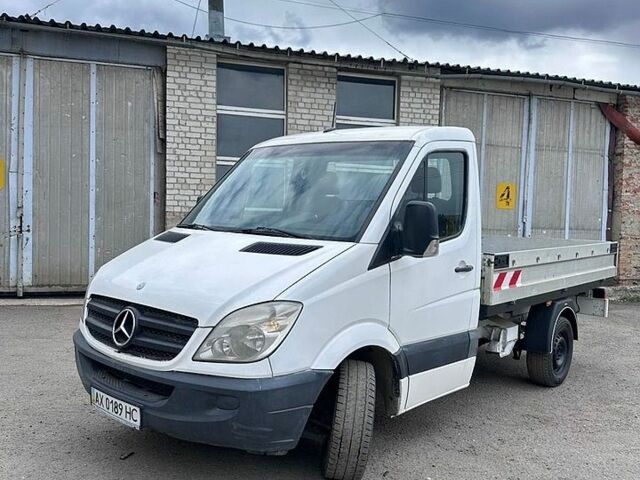 Белый Мерседес Sprinter, объемом двигателя 2.2 л и пробегом 570 тыс. км за 10900 $, фото 1 на Automoto.ua