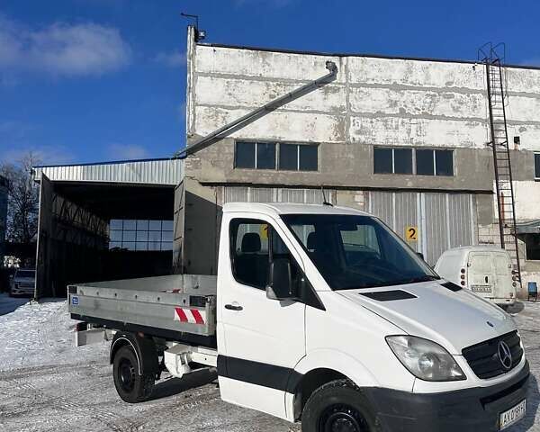 Белый Мерседес Sprinter, объемом двигателя 2.15 л и пробегом 570 тыс. км за 11800 $, фото 1 на Automoto.ua