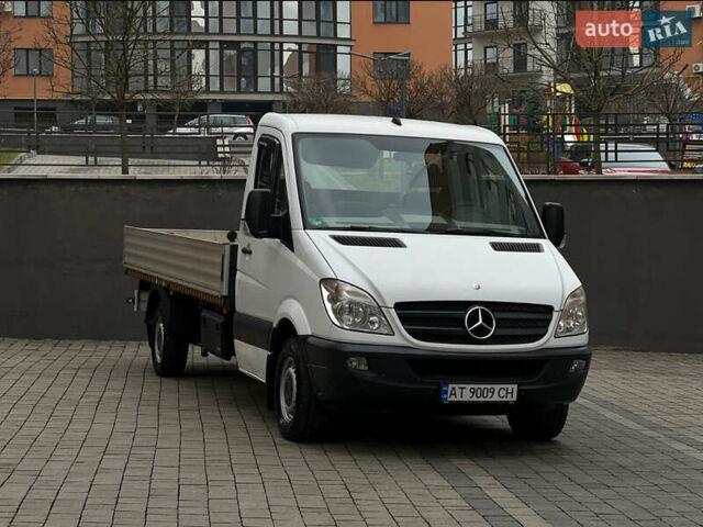 Белый Мерседес Sprinter, объемом двигателя 2.2 л и пробегом 320 тыс. км за 18400 $, фото 1 на Automoto.ua