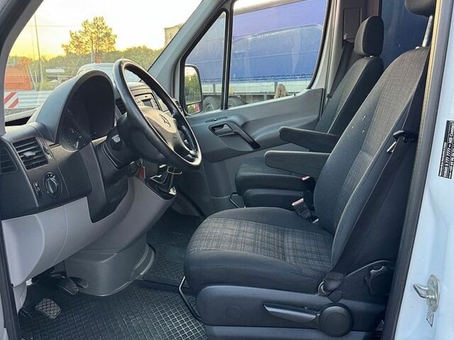 Белый Мерседес Sprinter, объемом двигателя 2.14 л и пробегом 197 тыс. км за 19500 $, фото 1 на Automoto.ua