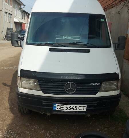 Белый Мерседес Sprinter, объемом двигателя 2.87 л и пробегом 350 тыс. км за 6500 $, фото 1 на Automoto.ua