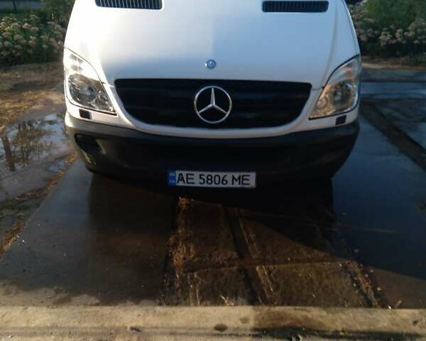 Белый Мерседес Sprinter, объемом двигателя 0 л и пробегом 307 тыс. км за 12000 $, фото 1 на Automoto.ua