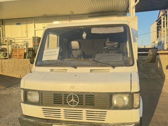 Белый Мерседес Sprinter, объемом двигателя 3 л и пробегом 900 тыс. км за 5509 $, фото 1 на Automoto.ua