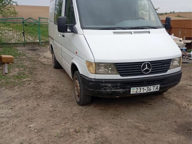 Білий Мерседес Sprinter, об'ємом двигуна 2.3 л та пробігом 420 тис. км за 3600 $, фото 1 на Automoto.ua