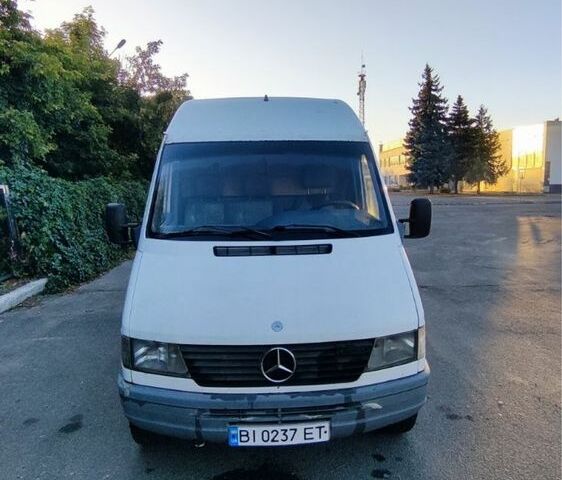 Белый Мерседес Sprinter, объемом двигателя 2.9 л и пробегом 600 тыс. км за 4298 $, фото 1 на Automoto.ua