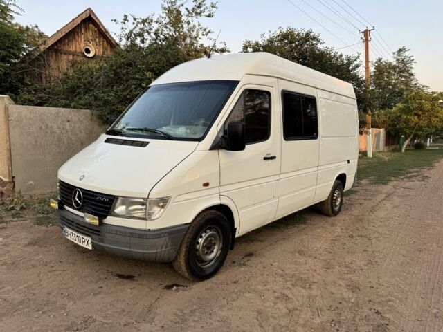 Белый Мерседес Sprinter, объемом двигателя 2.9 л и пробегом 350 тыс. км за 5504 $, фото 1 на Automoto.ua