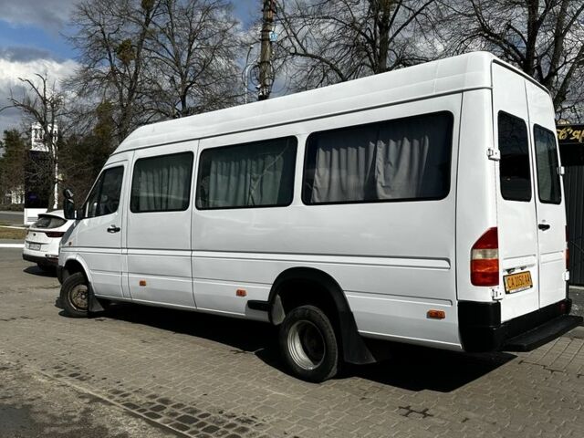 Белый Мерседес Sprinter, объемом двигателя 2.9 л и пробегом 32 тыс. км за 9145 $, фото 1 на Automoto.ua
