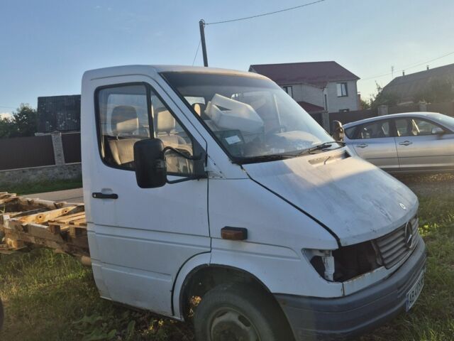 Білий Мерседес Sprinter, об'ємом двигуна 0 л та пробігом 470 тис. км за 4502 $, фото 1 на Automoto.ua