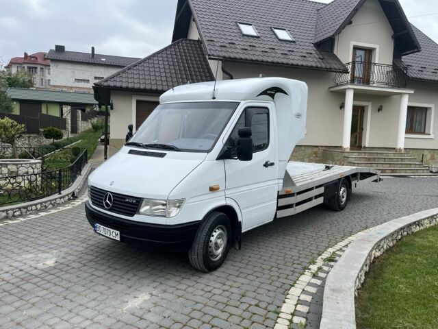 Белый Мерседес Sprinter, объемом двигателя 2.9 л и пробегом 303 тыс. км за 11500 $, фото 1 на Automoto.ua