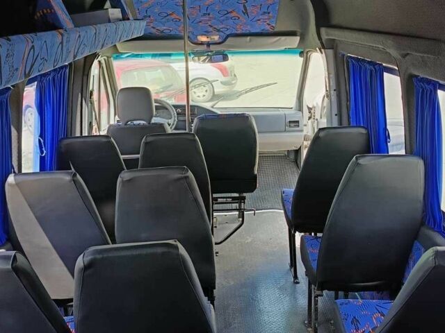 Белый Мерседес Sprinter, объемом двигателя 2.9 л и пробегом 268 тыс. км за 9900 $, фото 1 на Automoto.ua