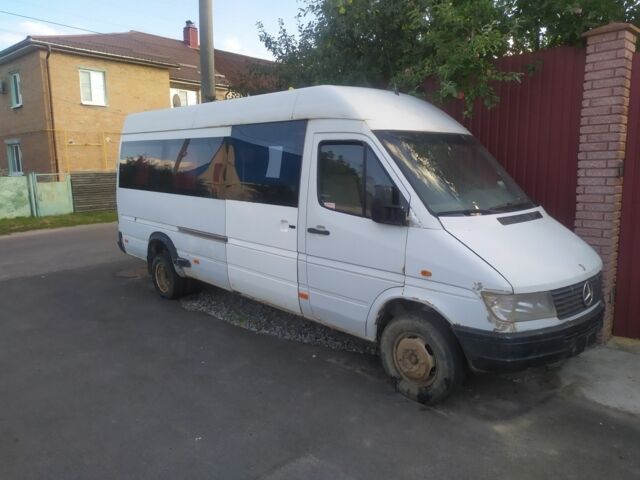 Білий Мерседес Sprinter, об'ємом двигуна 0 л та пробігом 600 тис. км за 1901 $, фото 1 на Automoto.ua