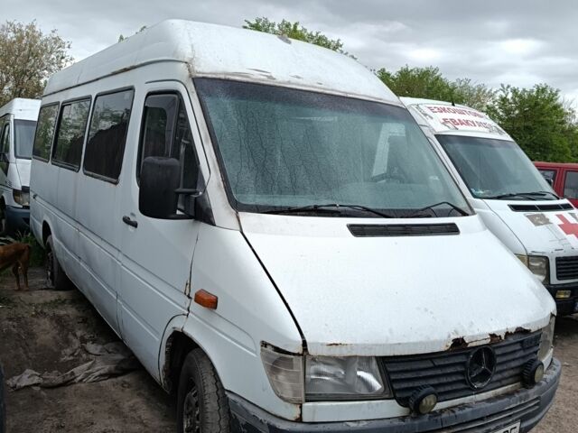 Белый Мерседес Sprinter, объемом двигателя 2.9 л и пробегом 800 тыс. км за 3915 $, фото 1 на Automoto.ua