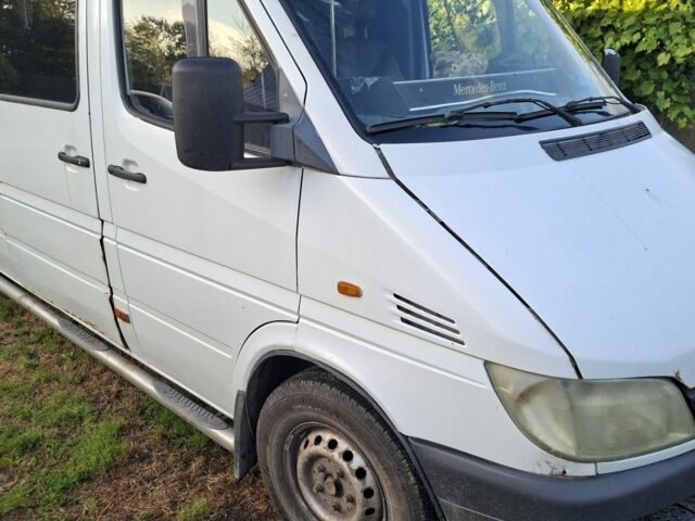 Білий Мерседес Sprinter, об'ємом двигуна 2.7 л та пробігом 720 тис. км за 7500 $, фото 1 на Automoto.ua